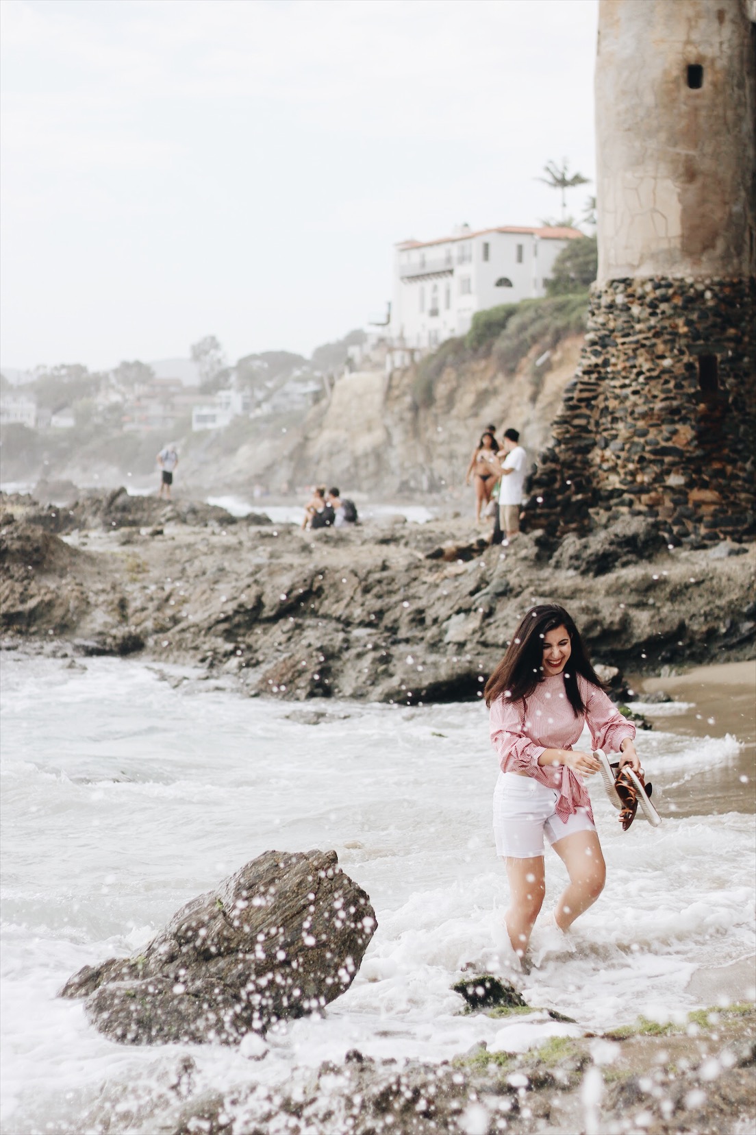 Laguna Beach, Victoria Beach, California, Zara, lookbook, beach outfit, white shorts, statement earrings