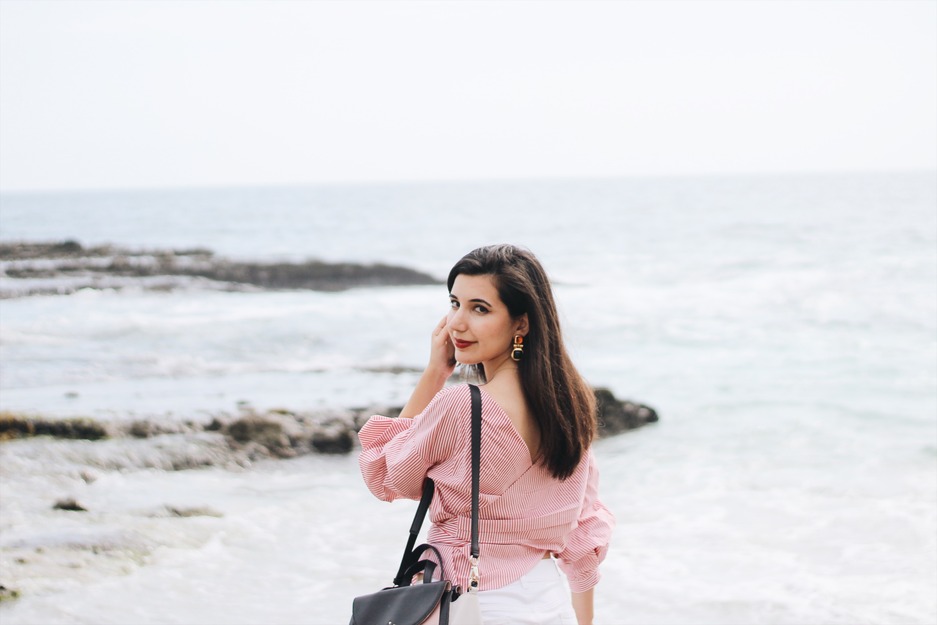 Laguna Beach, Victoria Beach, California, Zara, lookbook, beach outfit, white shorts, statement earrings