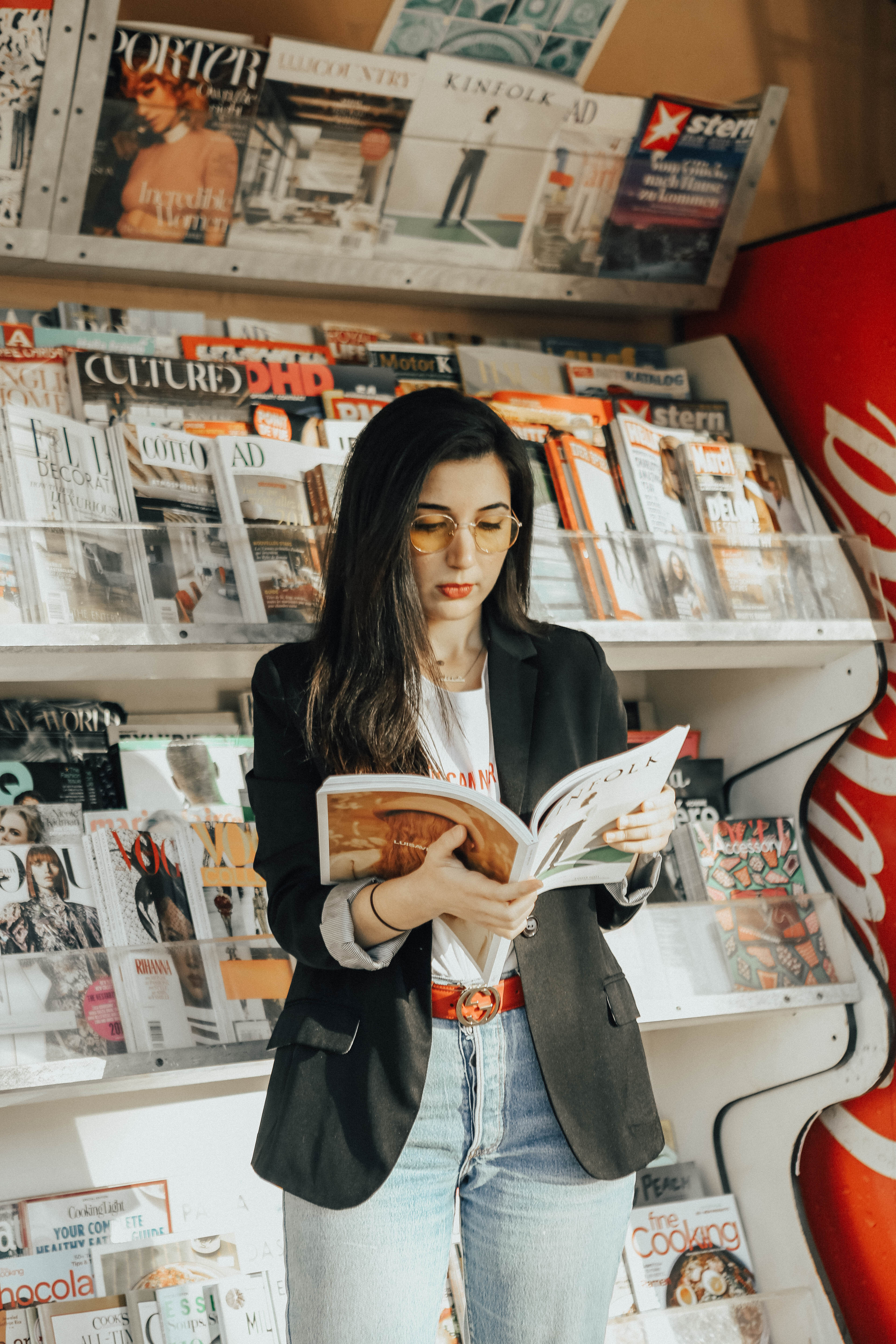 The Style Club, LA, The Style Club La, Gucci, Gucci belt, red lips, Levis, vintage jeans, high waist jeans, T-shirt, blazer, vintage, ootd, outfit of the day, Malibu, ad, sponsored, editorial, fashion blogger, Los Angeles, LA blogger, photography, beauty, fashion, winter fashion, street style, newsstand, Malibu Newsstand, journalism