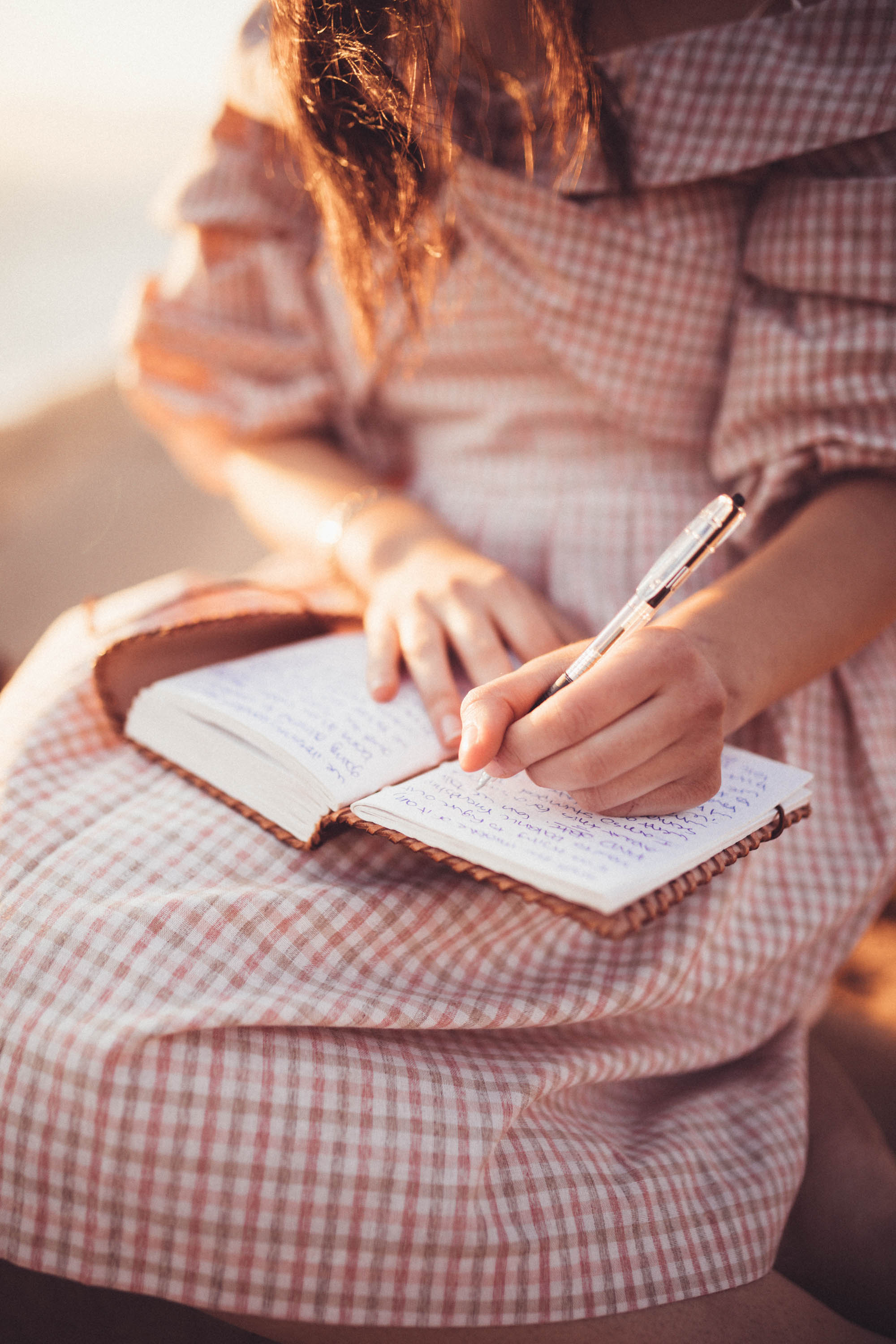 Chriselle x J.O.A collection, vintage, vintage fashion, retro fashion, off-the-shoulder dress, gingham, pink, lookbook, fashion blogger, Malibu, California, photography, golden hour, retro, typewriter, journalist