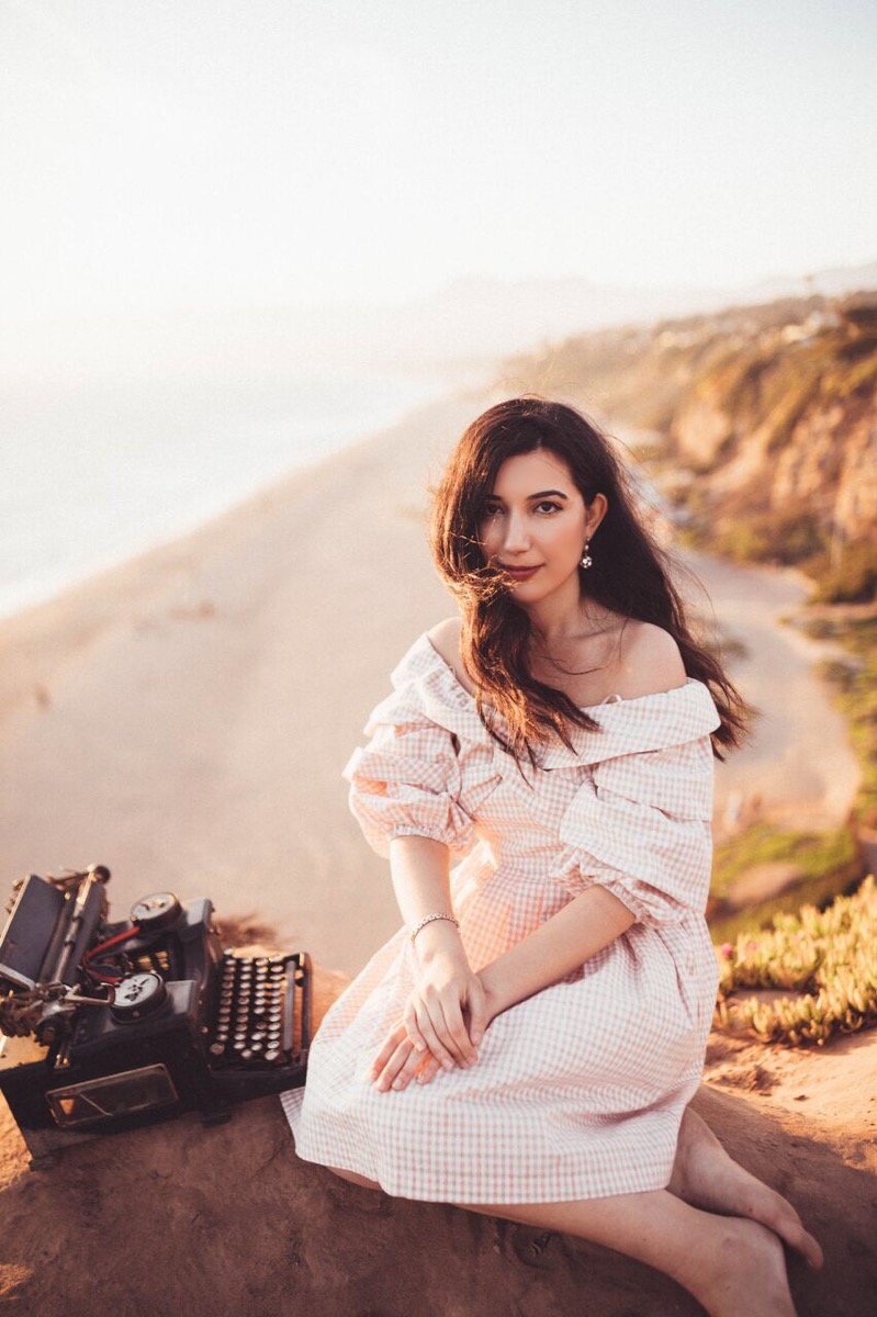 Chriselle x J.O.A collection, vintage, vintage fashion, retro fashion, off-the-shoulder dress, gingham, pink, lookbook, fashion blogger, Malibu, California, photography, golden hour, retro, typewriter, journalist