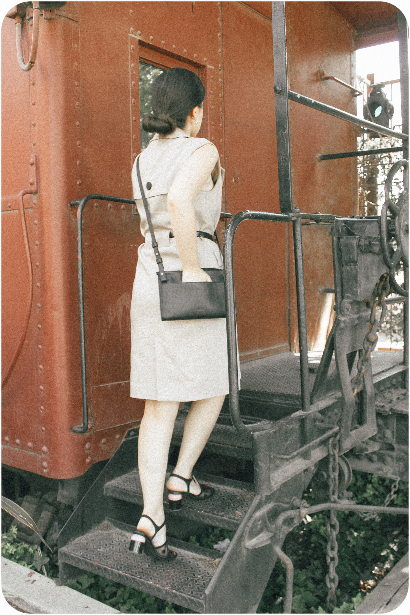 vintage fashion, ootd, fashion blogger, travel blogger, Old Hollywood, retro fashion, travel, Zara, Prada, ethical fashion, sustainable fashion, red lips