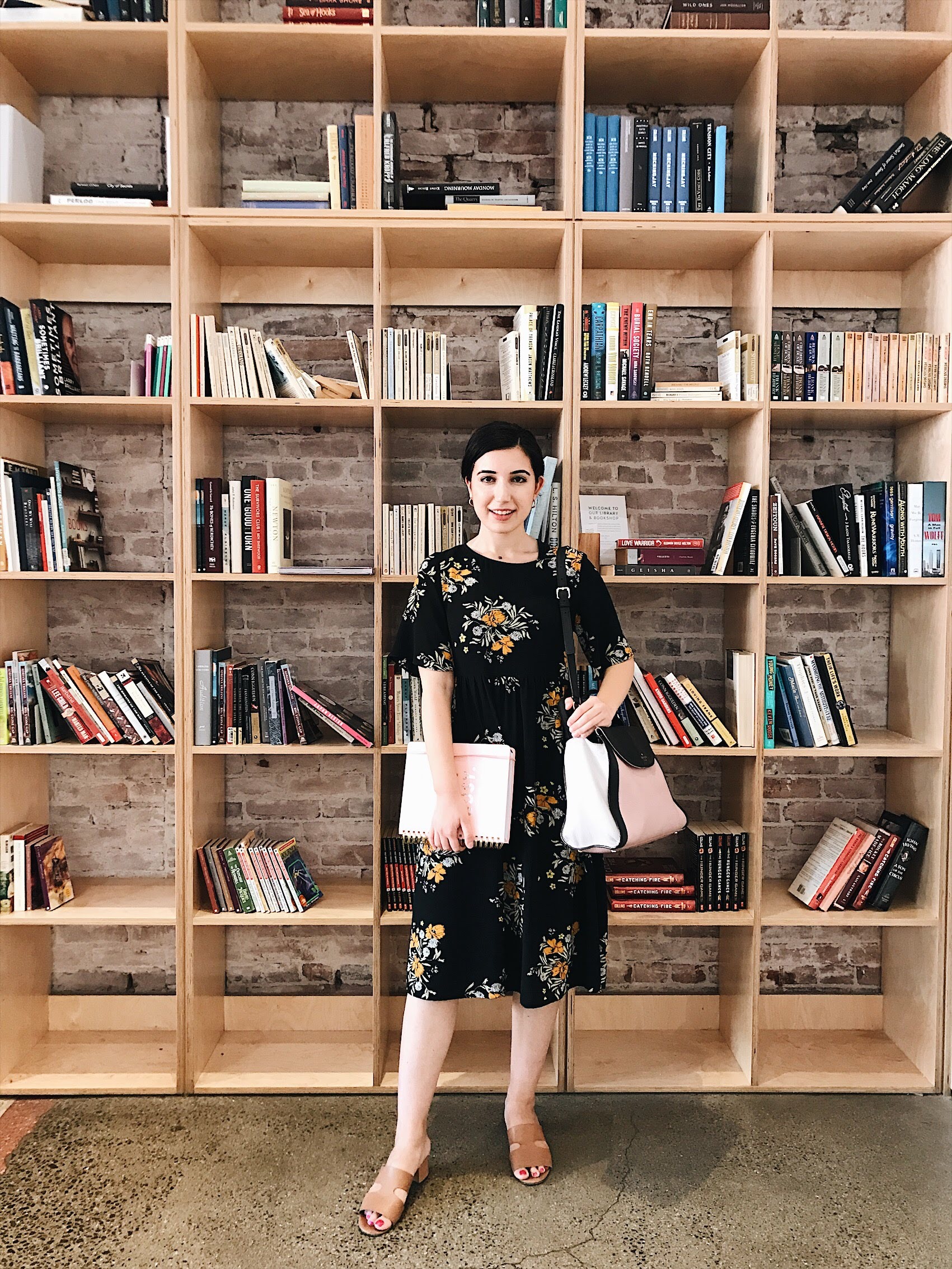 Blue Bottle Coffee Downtown Los Angeles, DTLA, downtown Los Angeles coffee shop, bookish, Los Angeles books, Zara, culottes, black tank top, vintage fashion, fashion blogger, style blogger, book blogger