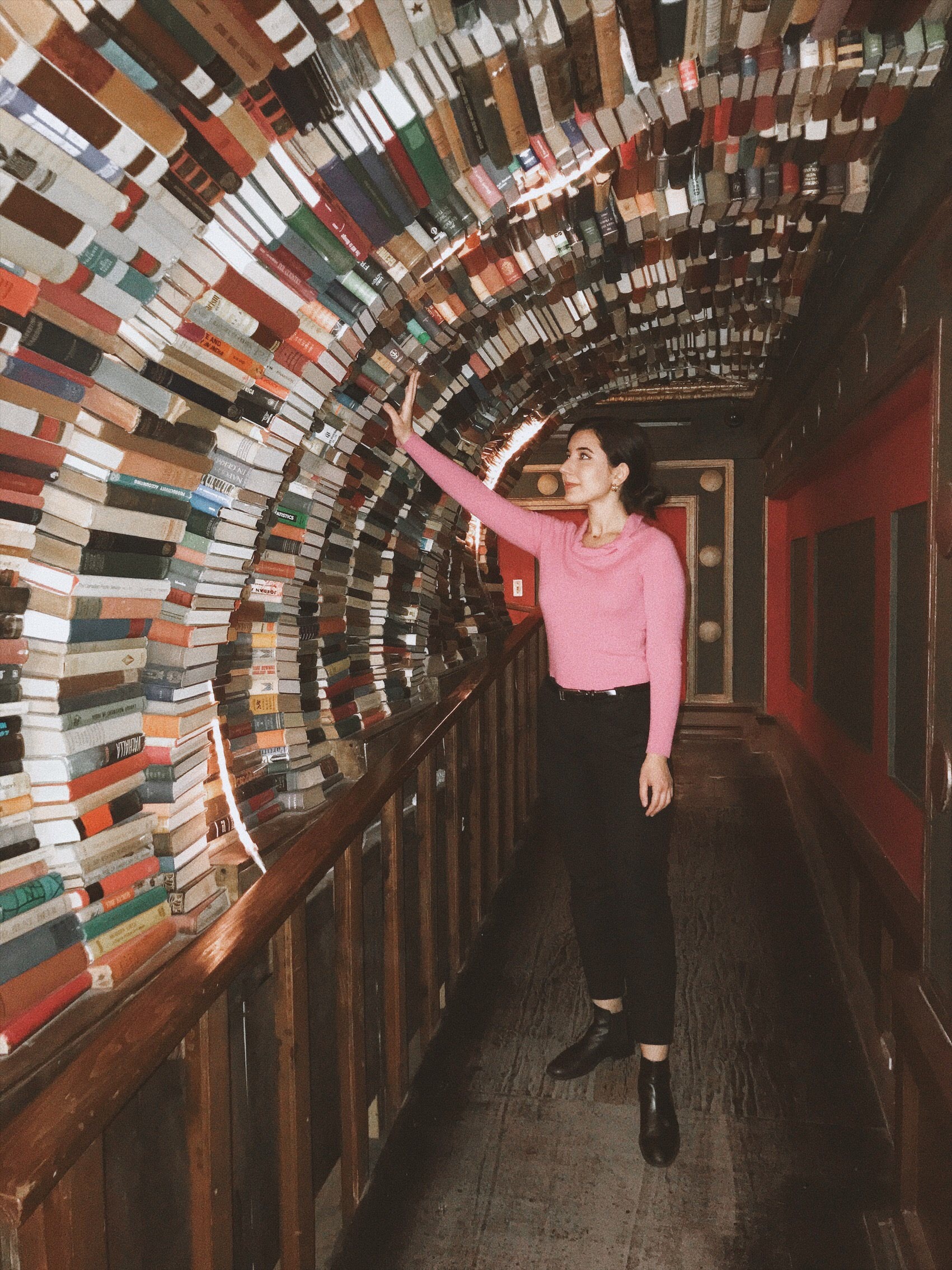 The Last Bookstore, Downtown Los Angeles, DTLA , style blogger, lifestyle blogger, fashion blogger, lookbook, ootd, book arch