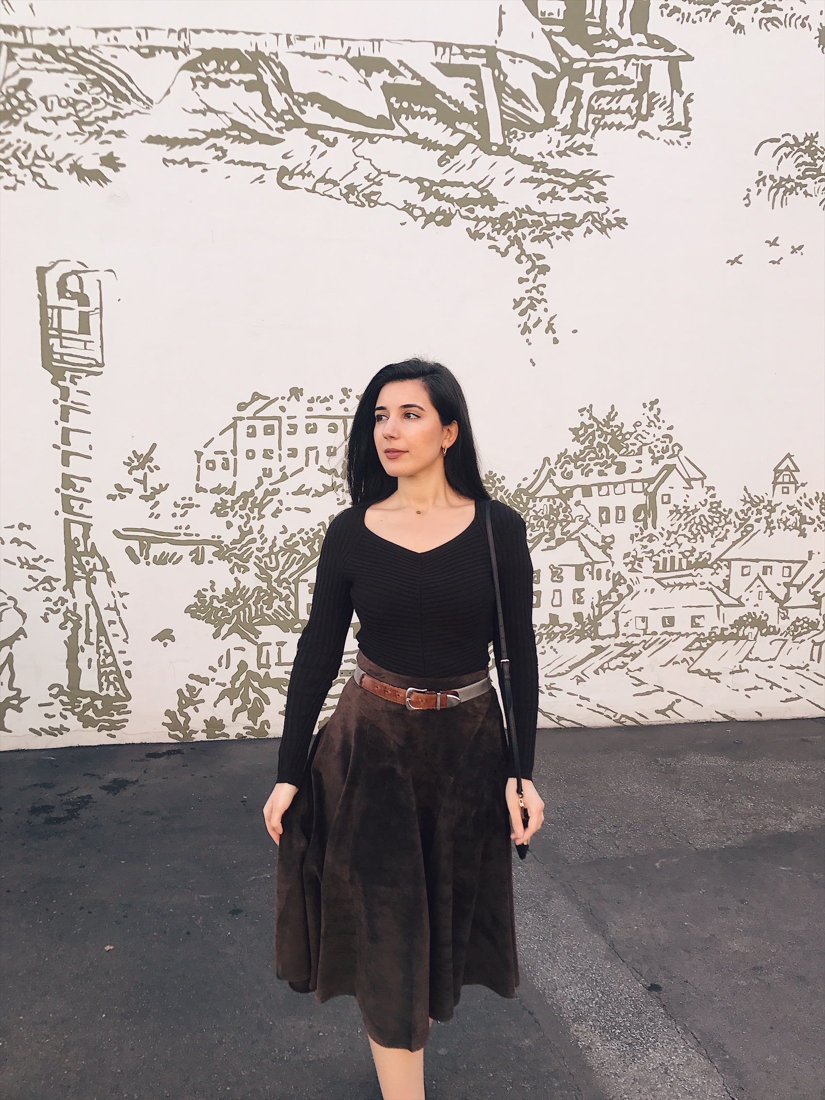 Fashion blogger wearing Monochromatic outfit 