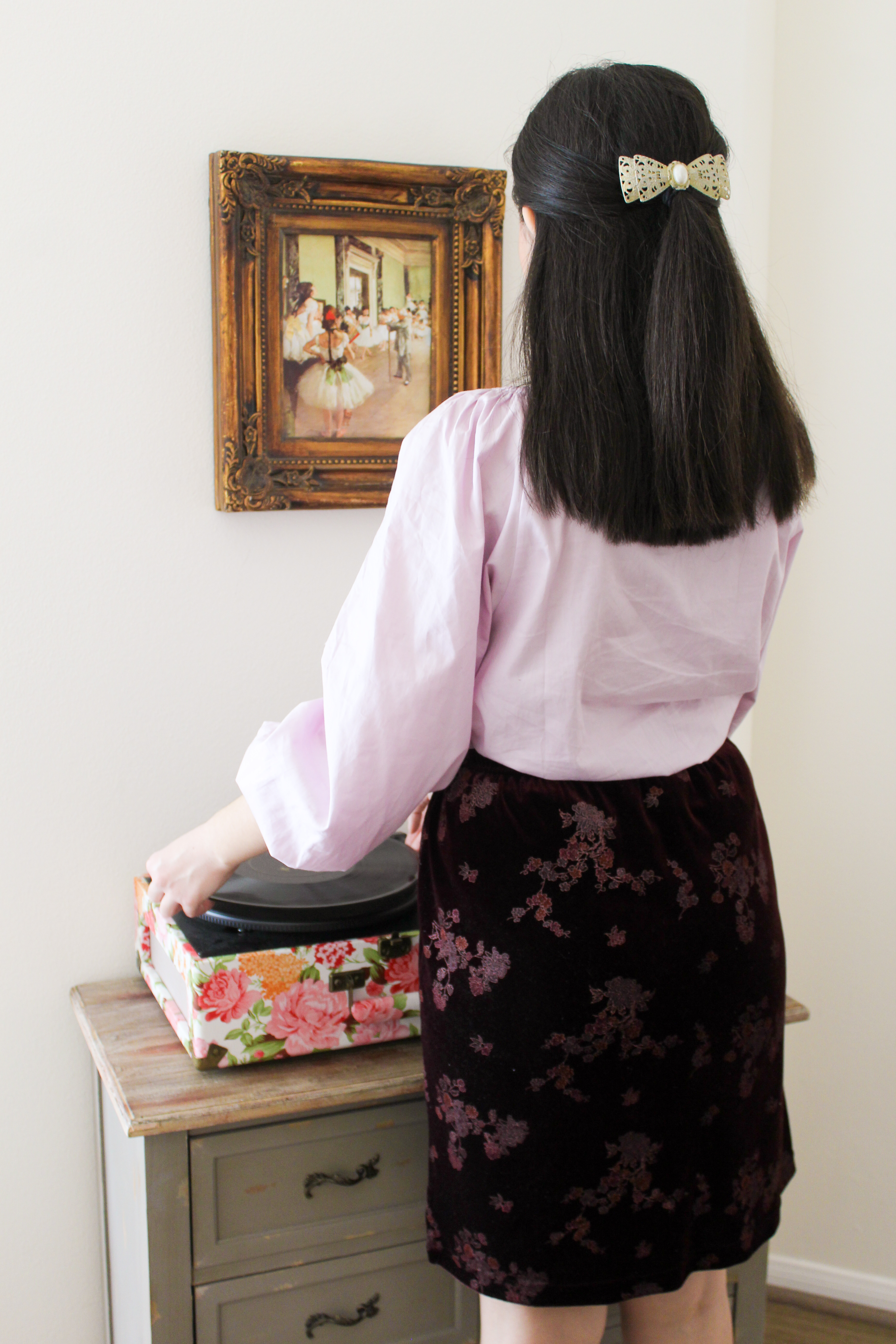 interior design, design inspiration, design ideas, design lovers. design your life, design inspo, design of the day, design blogger, design blog, interior design, interiors, interior decor, interior architecture, interior inspo, 19th century design, vintage decor, antique design, 18th century design, French rococo, Victorian, persian rug, eclectic interior design, Los Angeles apartment decor, decor ideas, decoration goals, home decor, home design, small home, apartment therapy, apartment life