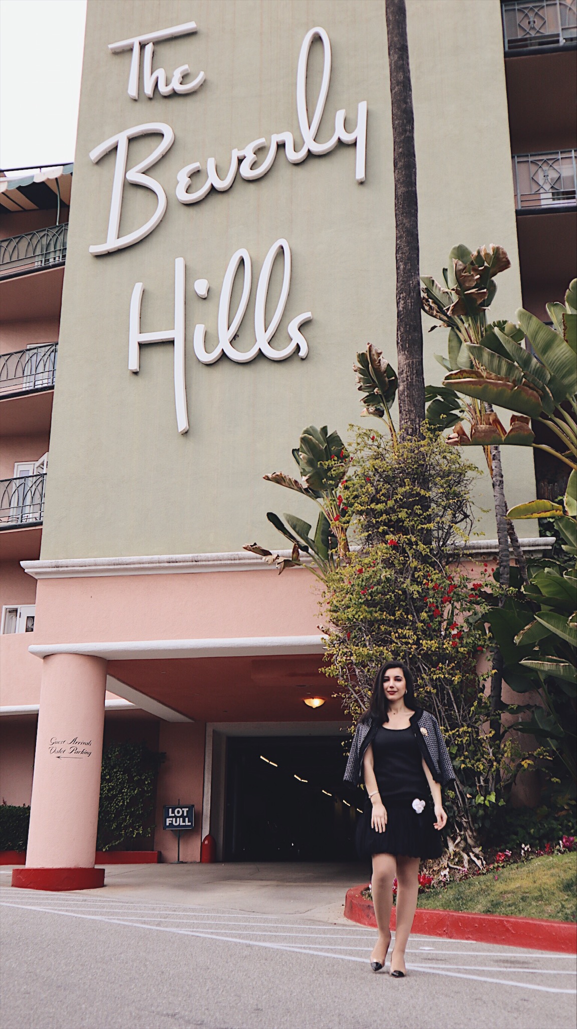 Beverly Hills Hotel, brunch, brunch outfit, lookbook, Chanel, vintage, fashion blogger, style blogger, outfit of the day, ootd, lookbook, Coach shoes, little black dress, LBD, pink and black, ladies who lunch