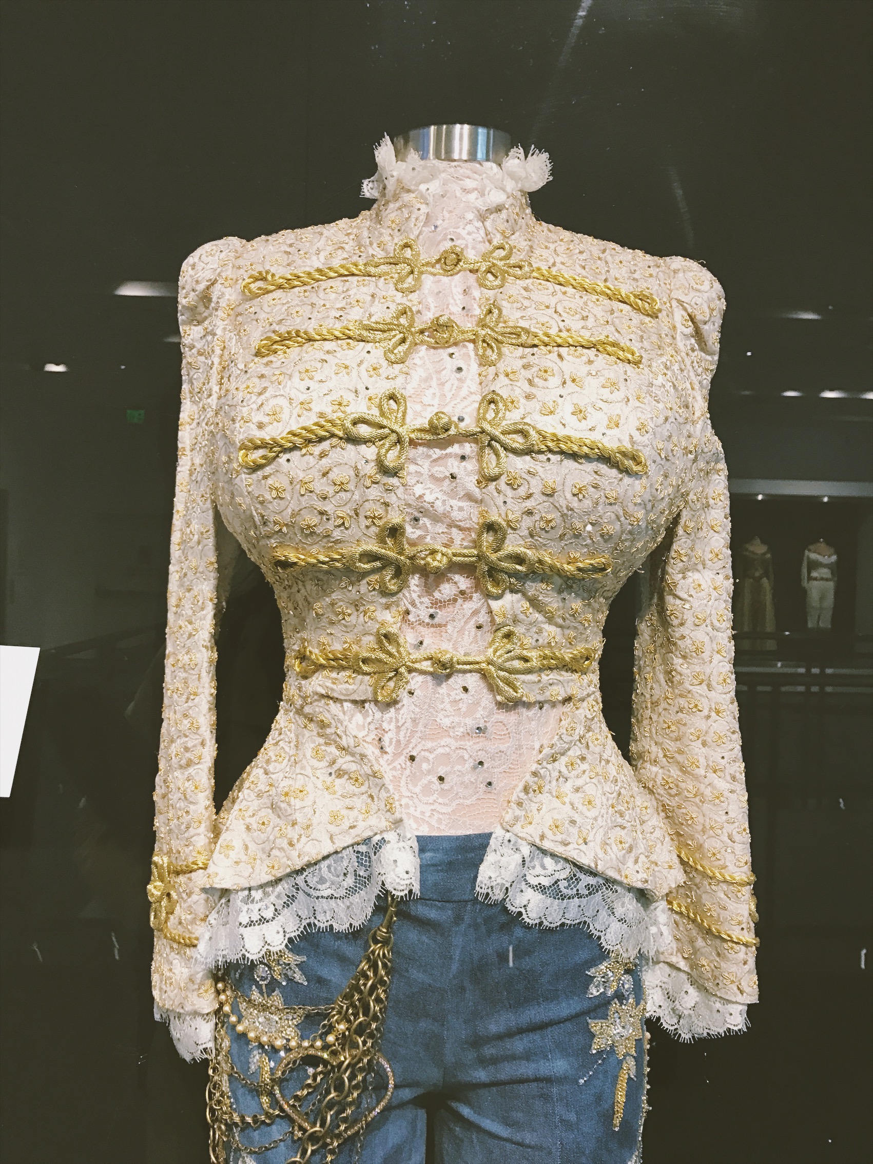 Grammy Museum, Grammys, Dolly Parton, Dolly Parton fashion, Dolly Parton style, MusicCares, Grammy Lifetime Achievement, Dolly Parton costumes, singer, singer style, touring style, on stage style