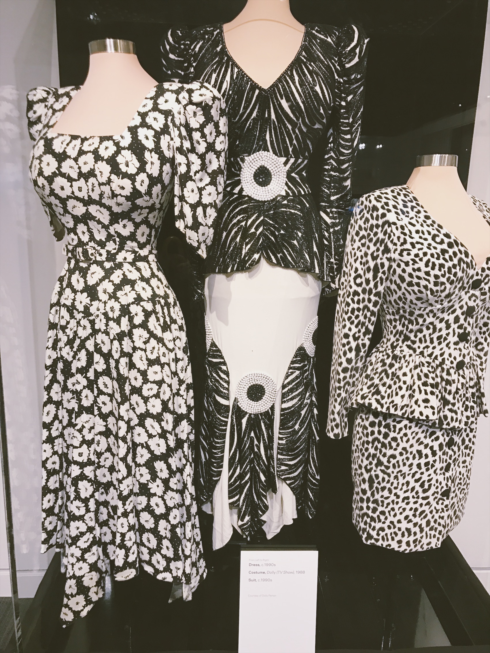 Grammy Museum, Grammys, Dolly Parton, Dolly Parton fashion, Dolly Parton style, MusicCares, Grammy Lifetime Achievement, Dolly Parton costumes, singer, singer style, touring style, on stage style