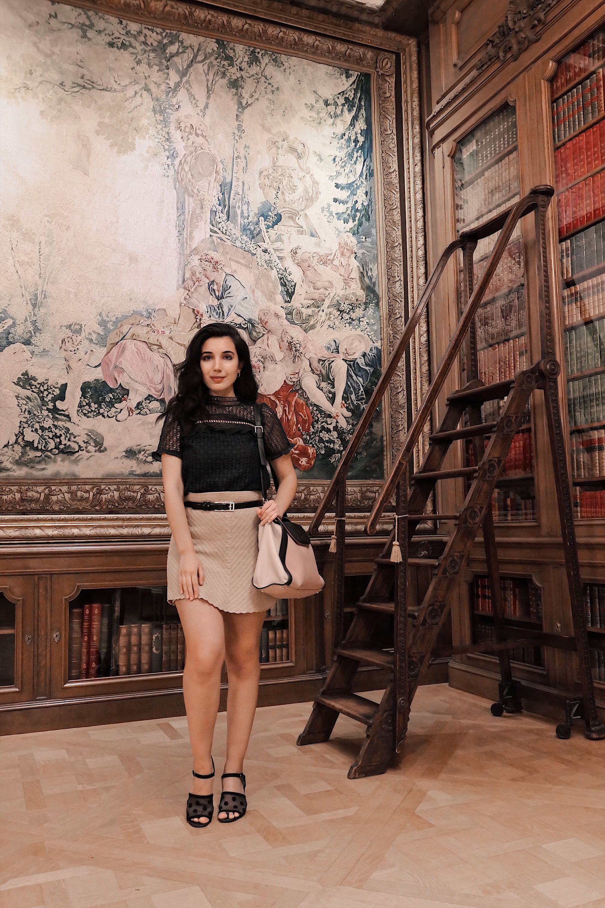 Huntington Library, Huntington Library and Botanical Gardens, lookbook, fashion blogger, lifestyle blogger, art, culture, ootd, Zara, Calvin Klein, lace top, curly hairstyle, girly style, vintage style, summer fashion, summer style, summer 2019 lookbook
