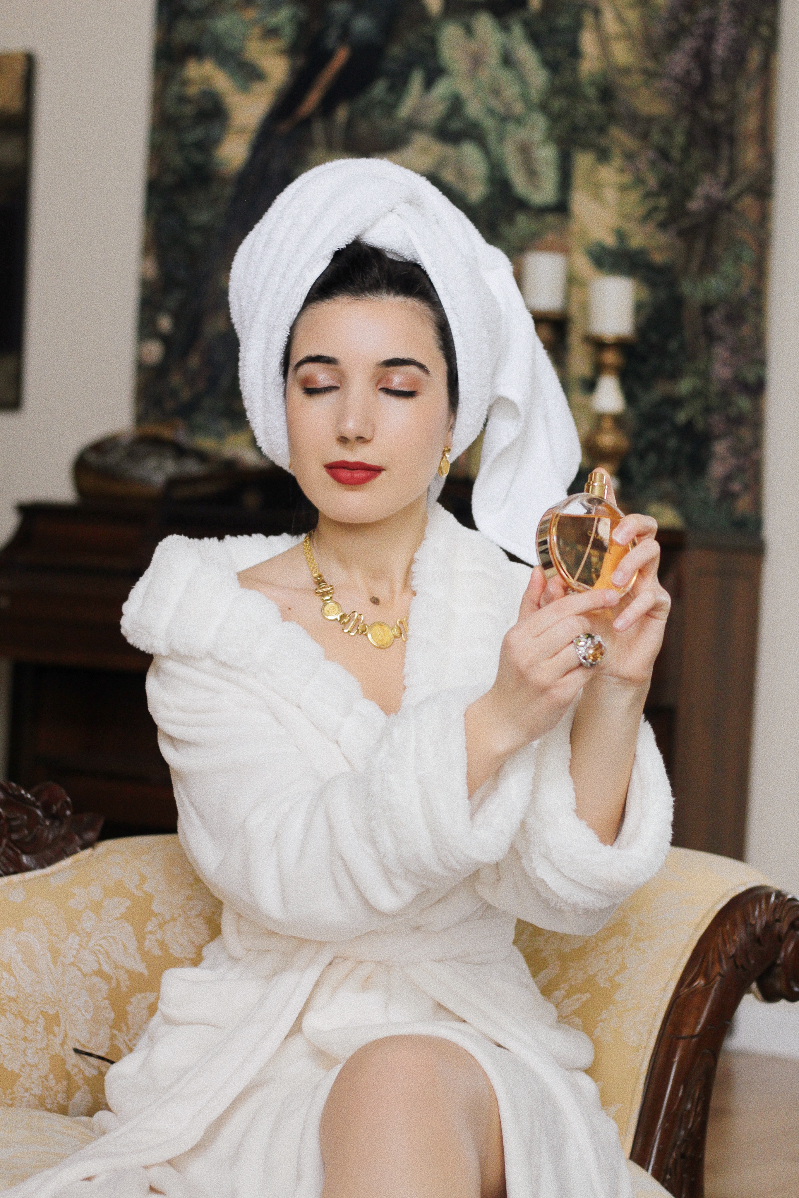 social distancing, binge watch, Netflix and Chill, COVID19, coronavirus, spa outfit, vintage, Sophia Loren, beauty, health and wellness, fashion documentaries, white robe, red lipstick, gold jewelry, Vogue, vintage fashion photos, outfit of the day, high fashion, outfit of the day, look of the day, style diary, indoor activities, R&R, rest and relation, pampering