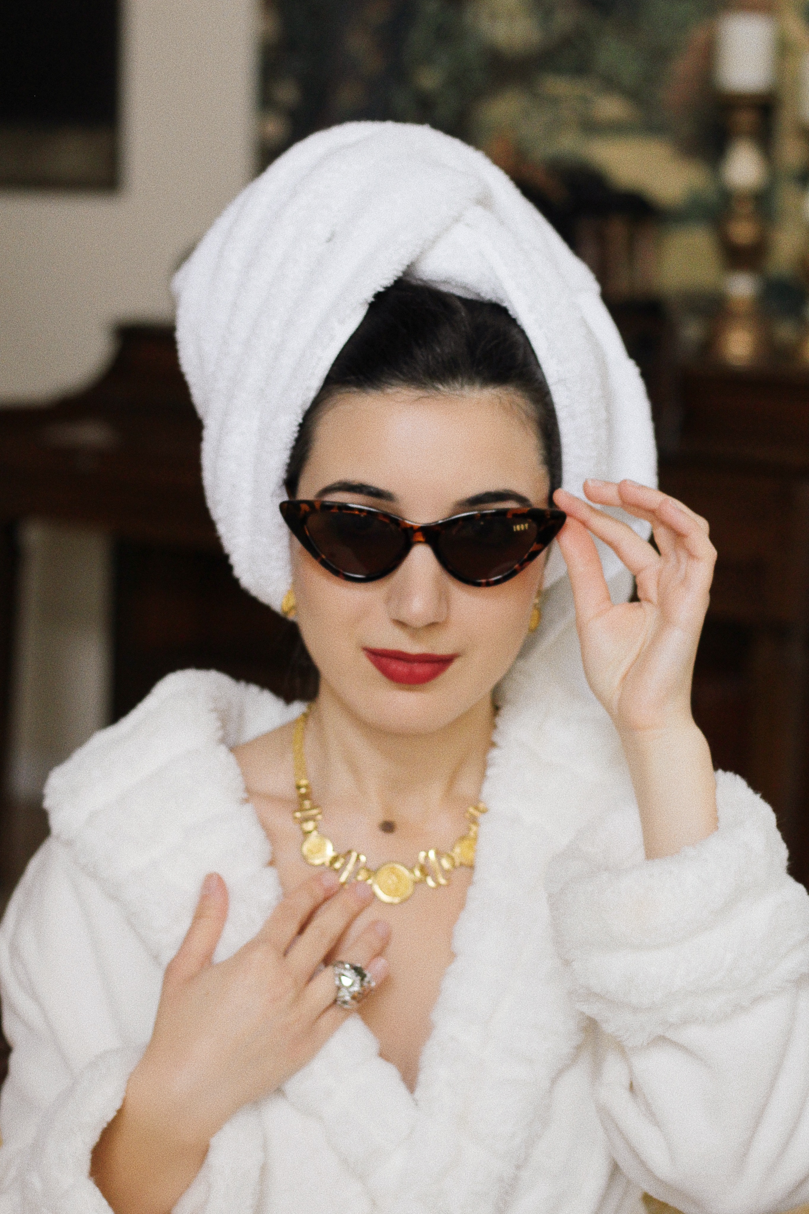 social distancing, binge watch, Netflix and Chill, COVID19, coronavirus, spa outfit, vintage, Sophia Loren, beauty, health and wellness, fashion documentaries, white robe, red lipstick, gold jewelry, Vogue, vintage fashion photos, outfit of the day, high fashion, outfit of the day, look of the day, style diary, indoor activities, R&R, rest and relation, pampering