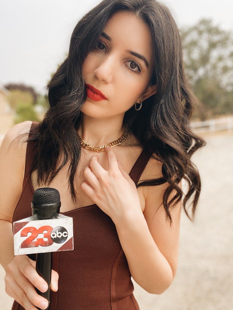 business casual, work dress, work style, what I wore to work, brown dress, sweetheart neckline, Zara, Uncommon James, gold chain necklace, news reporter, reporter style, reporter life, that news life, outfit of the day, OOTD, fashion blogger, style blogger, vintage dress, red lips, gold hoop earrings, on-camera reporter, style tips