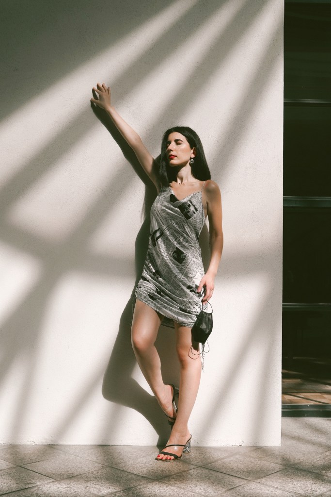 Carrie Bradshaw, newspaper dress, Sex and the City, Sex and the City dress, Emily in Paris, Younger, Peppermayo, black and white dress, fashion blogger, outfit of the day, ootd, twinning, blogger besties, style diary, Lily Collins, Sarah Jessica Parker, SJP, lifestyle blog, fashion, fall fashion, what I wore, outfit inspiration, celebrity inspired fashion, celebrity look for less, Sex and the City fashion