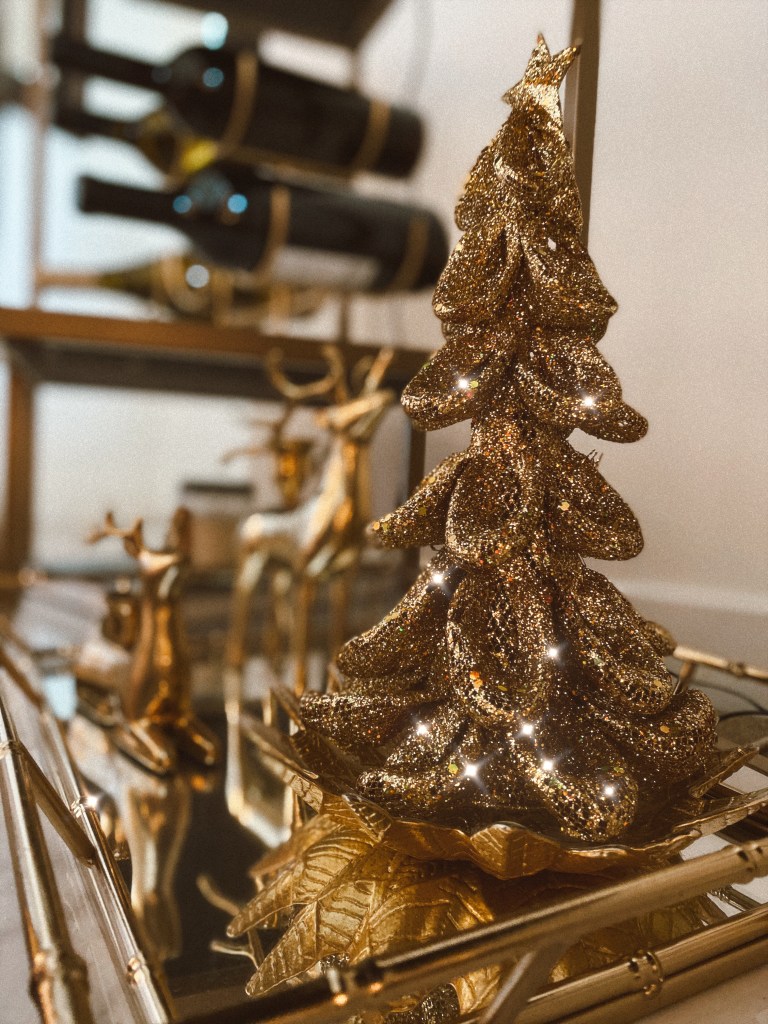 red heels, red pumps, Christmas outfit, Christmas decorations houndstooth dress, gold hoop earrings, Christmas fashion, holiday fashion, holiday style, holiday outfit, red lips, green dress,