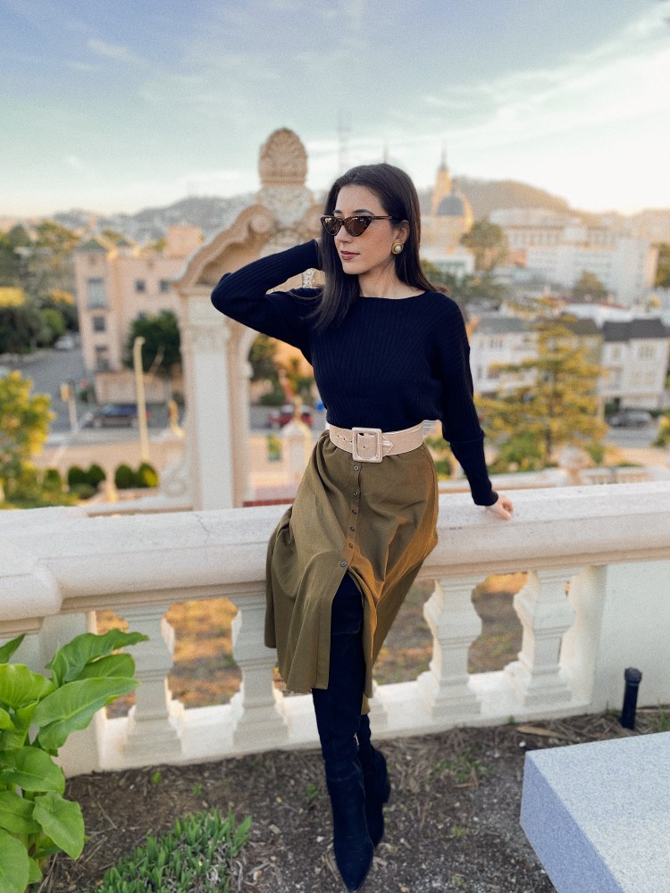 Jackie Kennedy style, Jackie-O style, Jackie Kennedy outfit, Tahari, black sweater, button down skirt, vintage belt, vintage style, vintage fashion, outfit of the day, ootd, minimalist style, pearl earrings, vintage earrings, San Francisco, San Francisco style, seventies style, '70s style