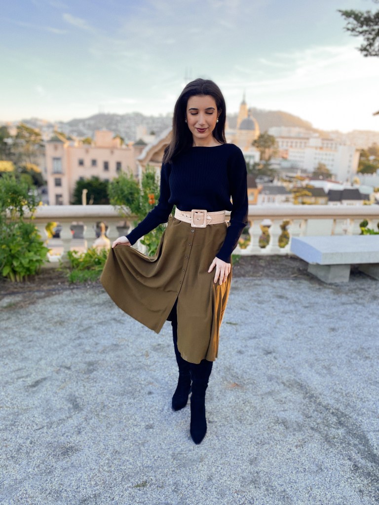 Jackie Kennedy style, Jackie-O style, Jackie Kennedy outfit, Tahari, black sweater, button down skirt, vintage belt, vintage style, vintage fashion, outfit of the day, ootd, minimalist style, pearl earrings, vintage earrings, San Francisco, San Francisco style, seventies style, '70s style