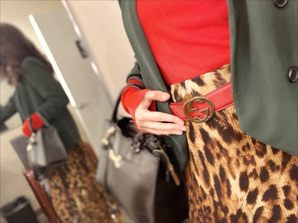 Gucci, House of Gucci, Leopard print, leopard print skirt, accordion skirt, over-the-knee boots, suede boots, fashion blogger, winter wardrobe, work style, winter style, fall fashion, fall outfit, ootd, style diary, how-to wear, what to wear Christmas outfit, Christmas style, red turtleneck, turtleneck, blazer