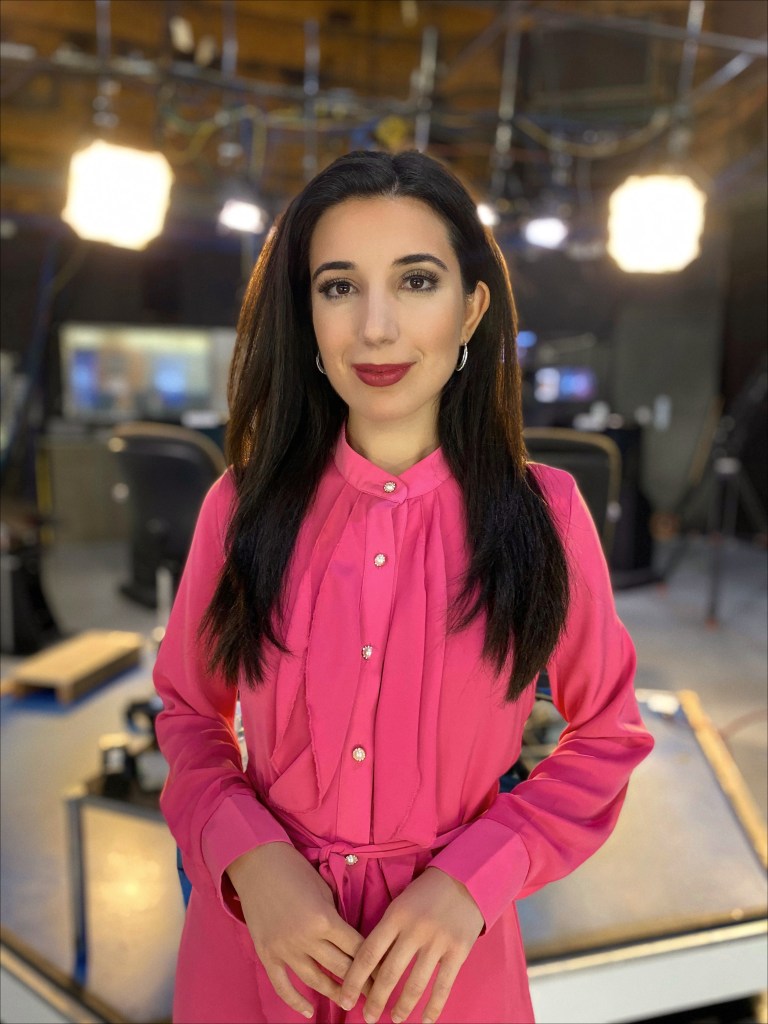 Barbiecore, pink, Barbie pink, pink dress, Workwear, what I wear to work, how to wear, professional style, chic workwear, work outfit, office style, work dress, office fashion, TV news, news anchor, anchor style, reporter, newsgirl, TV host, TV News style